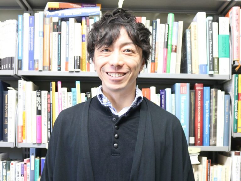 《学問の魅力を聞いてきた》経済学部　坂井豊貴教授