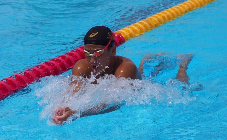 水泳部競泳部門　佐藤翔馬選手　200㍍平泳ぎ世界ジュニア新記録で日本学生選手権初優勝